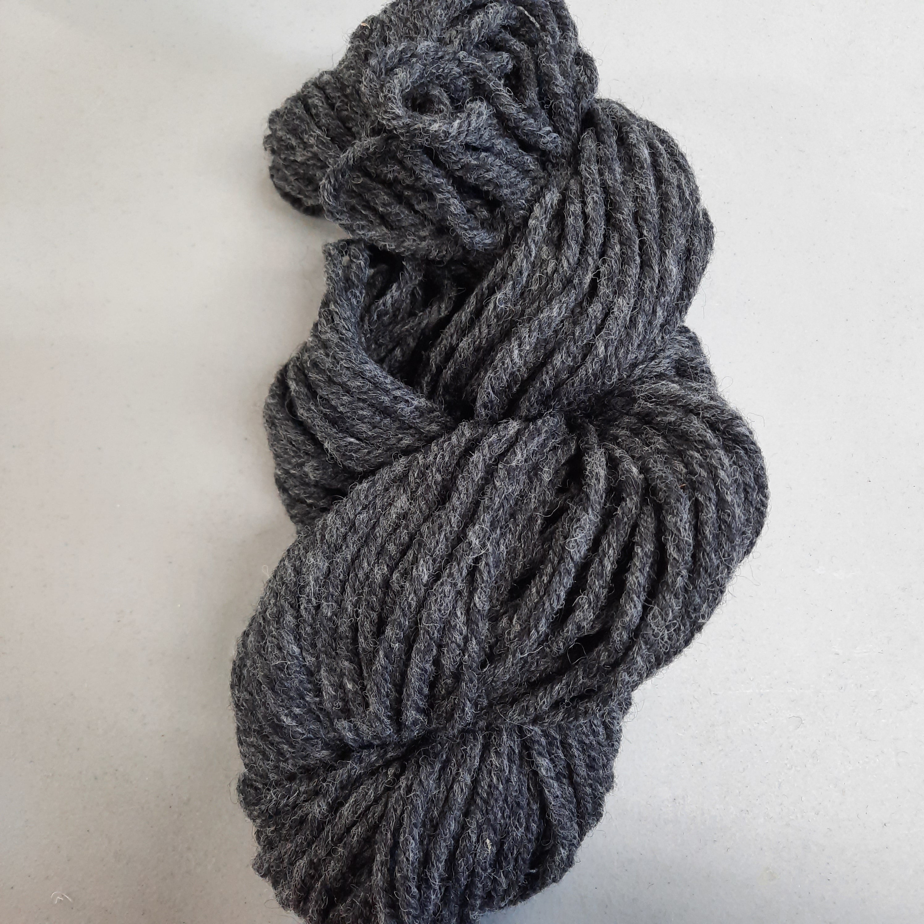 Super Bulky (4 ply) Yarn - Dark Grey – Seaside Rug Hooking Company