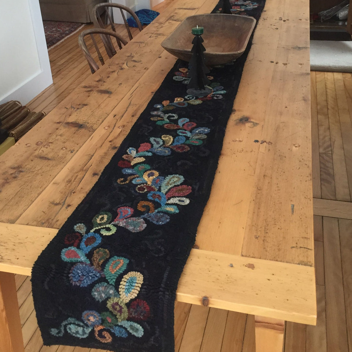 maryBeth_s_runner_for_card_120