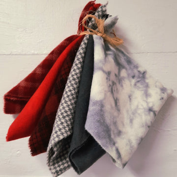 New! Wool Bundle "Santa"